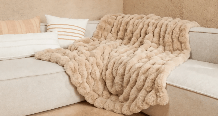 What Size Blanket Do I Need? A Guide for Twin, Queen and King Beds - Cozy Bliss