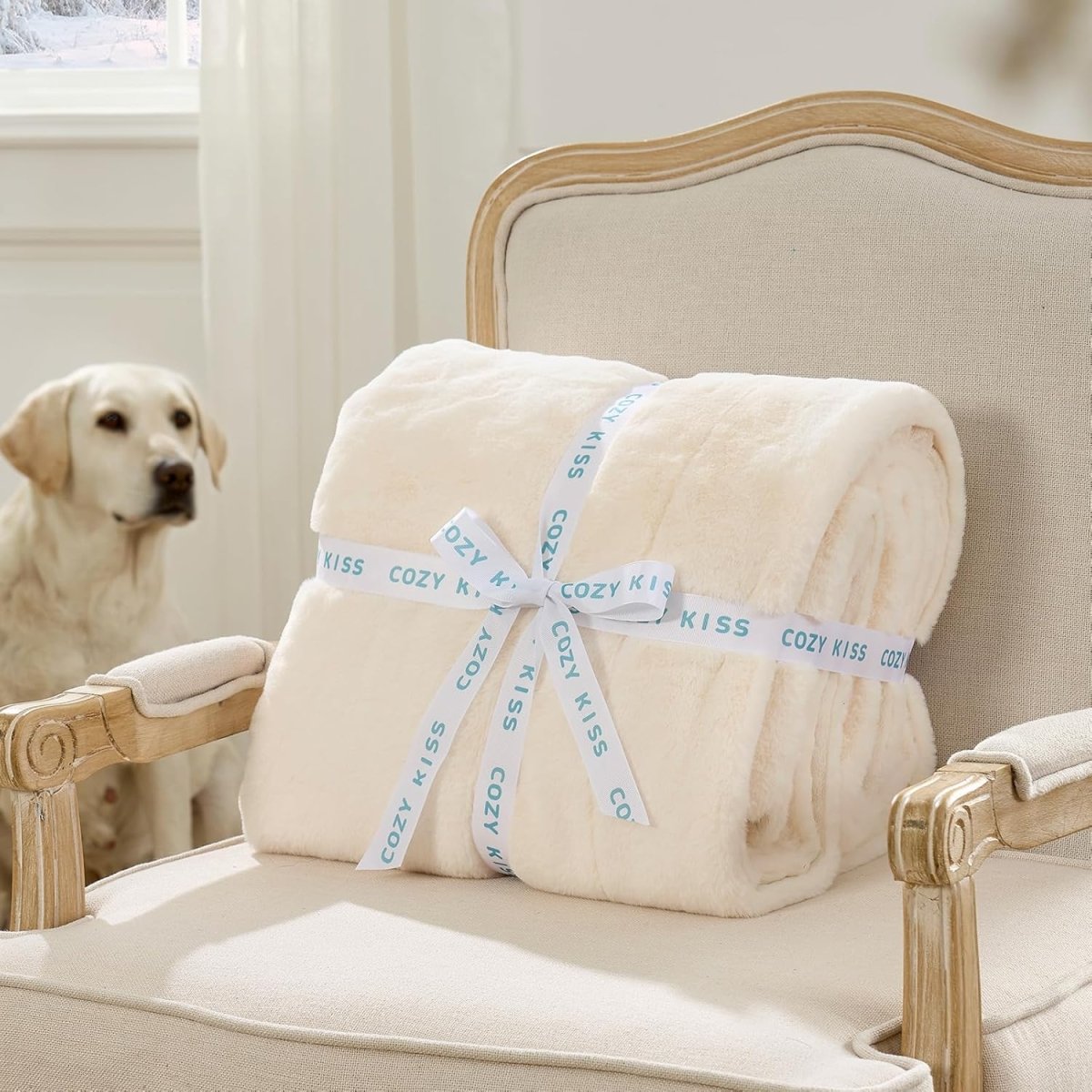 Product packaging of Cozy Bliss leakproof faux fur pet blanket, perfect for gifting. #color_Cream White