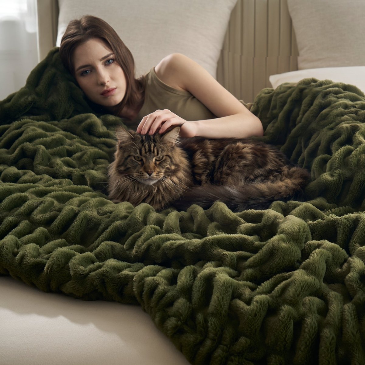 #color_Oliver Green