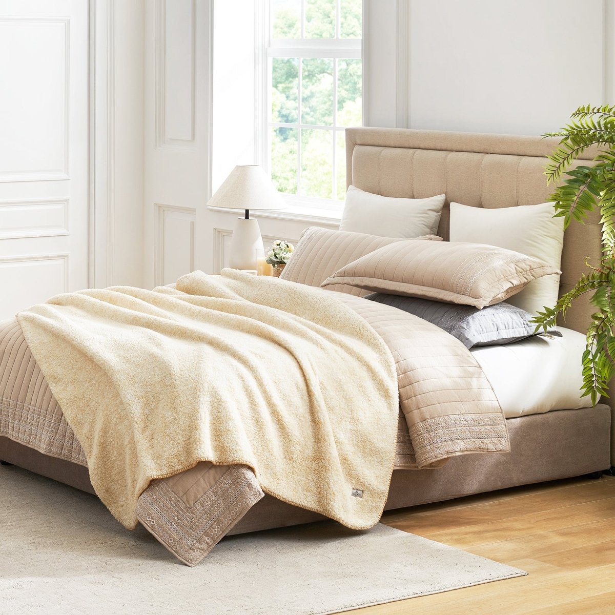 Excellent Blanket Selection クリーム色 Reversible Sherpa Fleece Throw Blanket | Cozy Bliss