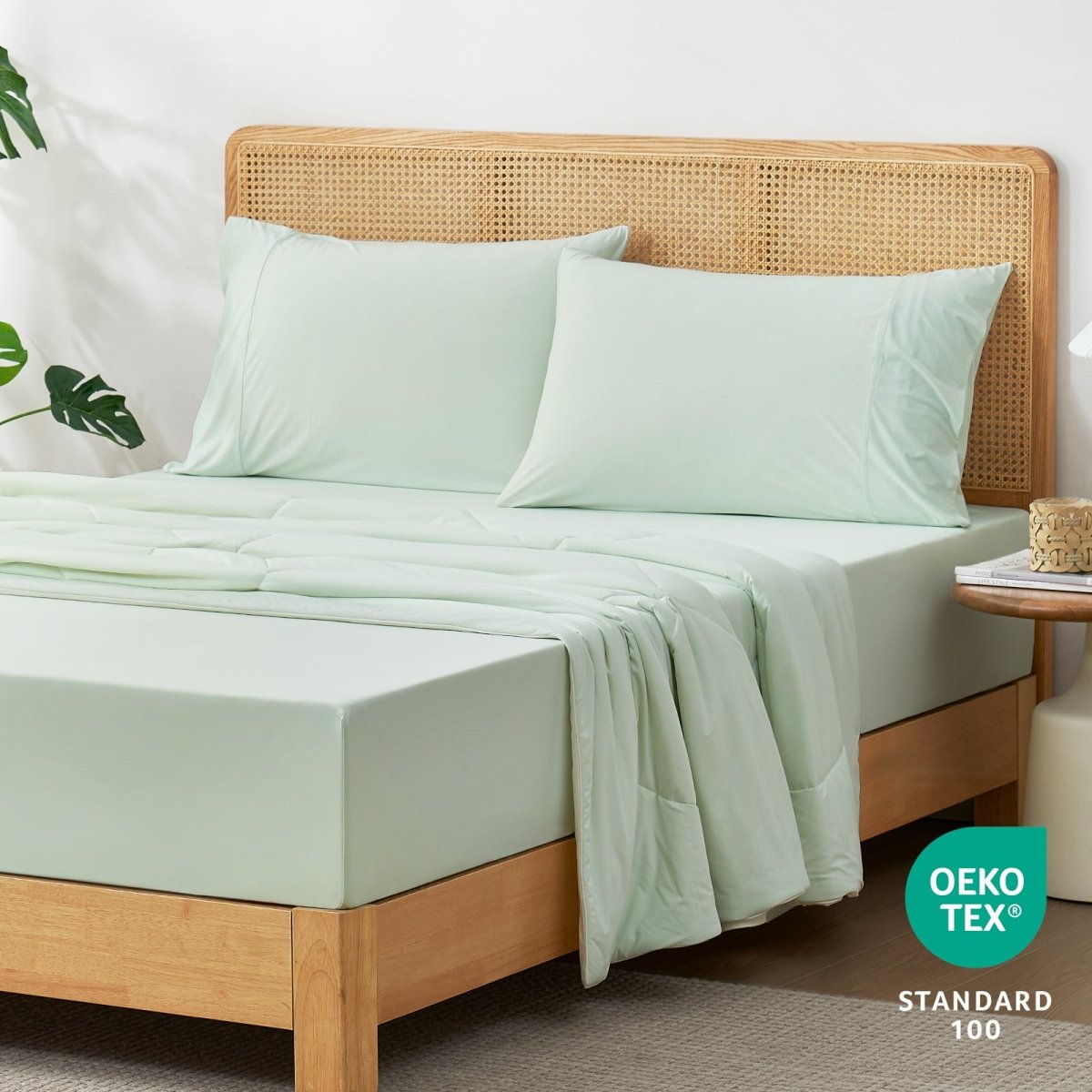 Mint green cooling fitted sheet set. Ultra-soft, breathable, and Oeko-Tex certified for cozy sleep. #Color_Light Mint Green