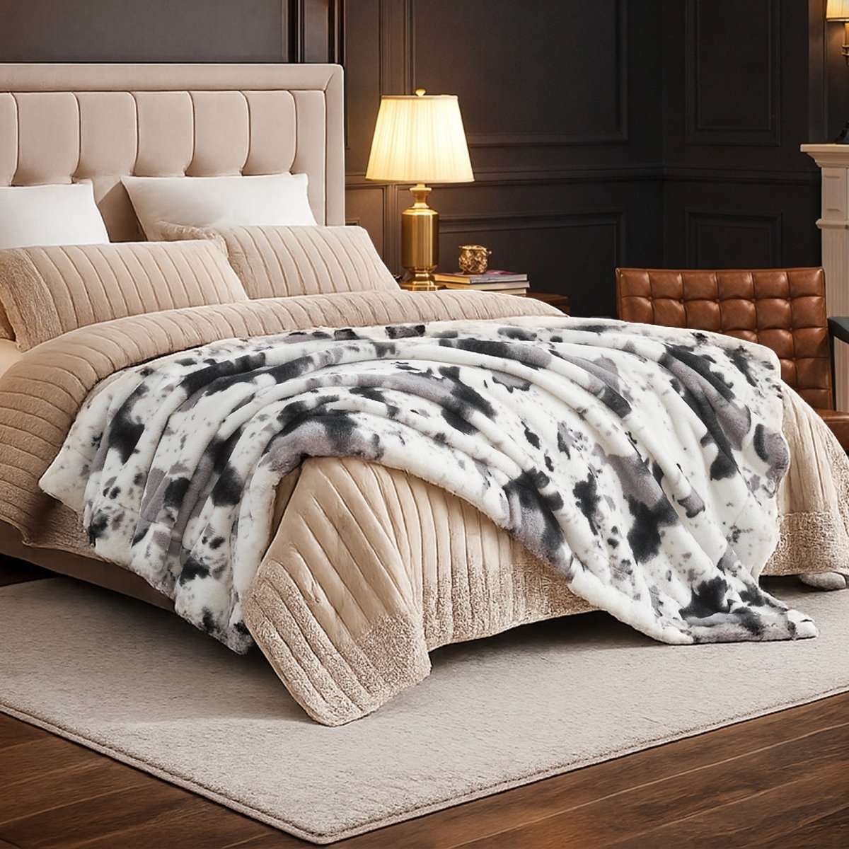 Cozy BlissBlack/Grey Cow